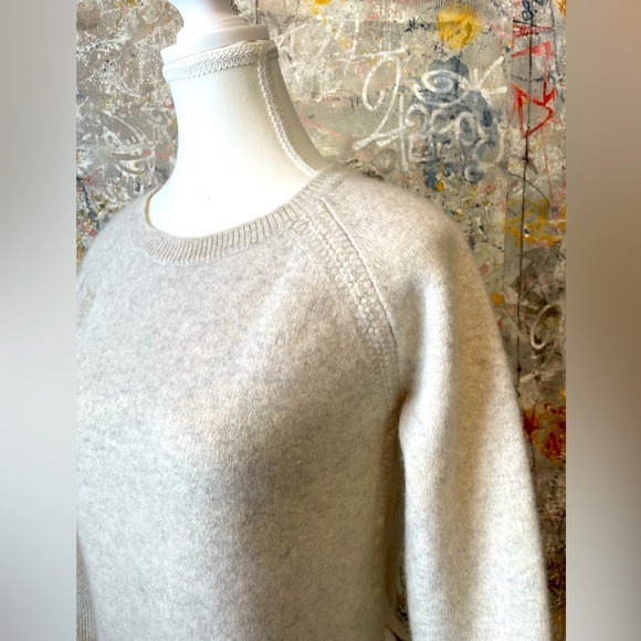 NORDSTROM COLLECTION 100% Cashmere Light Grey Sweater. Size M - Picture 1 of 9
